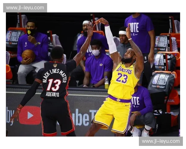 巅峰对决！湖人vs热火实时比分：紫金荣耀与迈阿密铁血的宿命缠斗